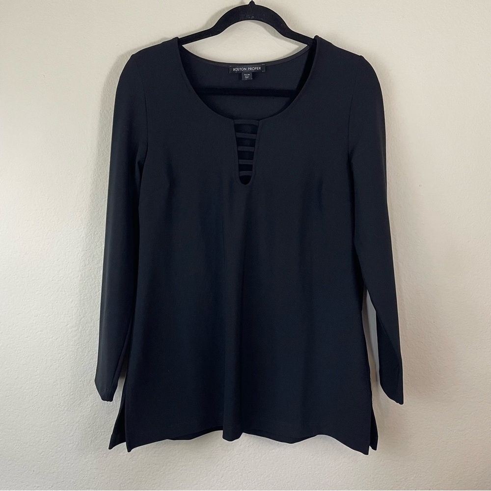 NWT Boston Proper Cut Out Wrinkle Free Long Sleeve Tunic Top in Black Size M